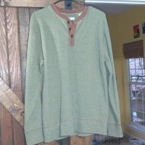 Long sleeve men's small Cabella Brown and Green thermal with 3 button collar